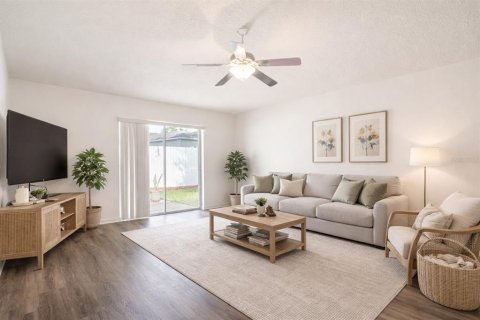 House in Leesburg, Florida 3 bedrooms, 149.76 sq.m. № 2152404 - photo 9