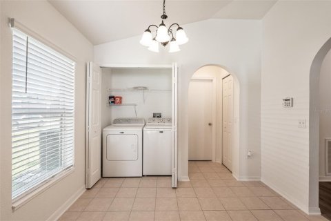 House in Leesburg, Florida 3 bedrooms, 149.76 sq.m. № 2152404 - photo 13