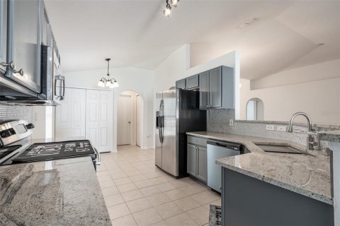 House in Leesburg, Florida 3 bedrooms, 149.76 sq.m. № 2152404 - photo 11