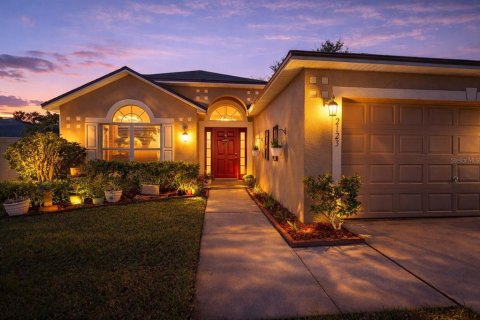 House in Leesburg, Florida 3 bedrooms, 149.76 sq.m. № 2152404 - photo 2