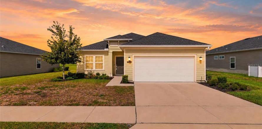 House in LIBERTY VILLAGE in Ocala, Florida 3 bedrooms, 163.04 sq.m. № 2305158
