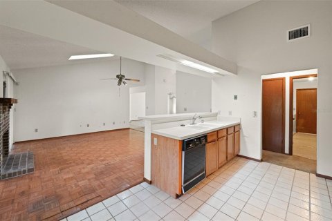 House in Lake Mary, Florida 4 bedrooms, 187.29 sq.m. № 1885999 - photo 11