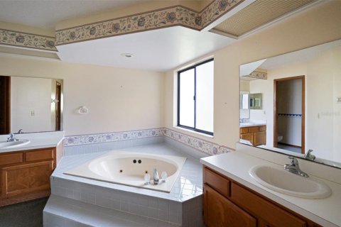 House in Lake Mary, Florida 4 bedrooms, 187.29 sq.m. № 1885999 - photo 15