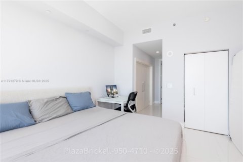 Condo in Miami, Florida, 2 bedrooms  № 1869967 - photo 25