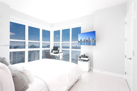 Condo in Miami, Florida, 2 bedrooms  № 1869967 - photo 21