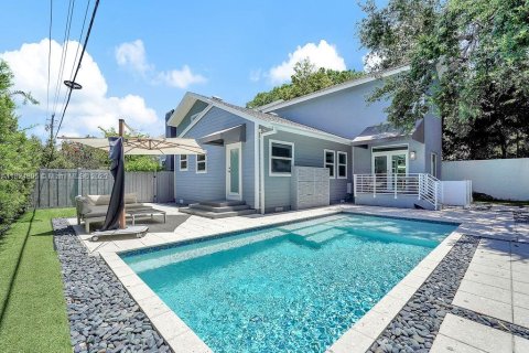 Villa ou maison à louer à Miami, Floride: 4 chambres, 226.5 m2 № 1981643 - photo 19
