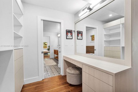 Villa ou maison à louer à Miami, Floride: 4 chambres, 226.5 m2 № 1981643 - photo 8