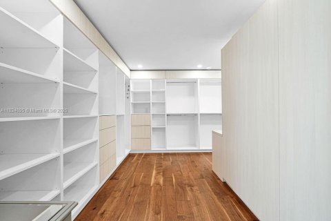 Villa ou maison à louer à Miami, Floride: 4 chambres, 226.5 m2 № 1981643 - photo 7