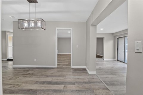 Villa ou maison à vendre à Apopka, Floride: 4 chambres, 195.47 m2 № 2208552 - photo 16