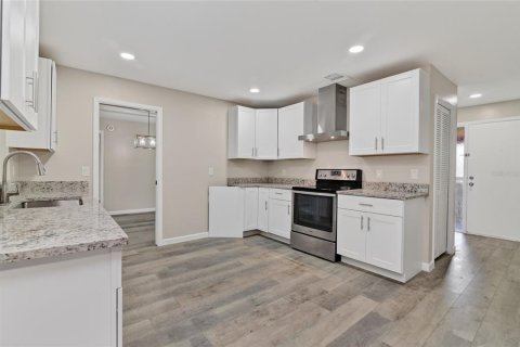 Villa ou maison à vendre à Apopka, Floride: 4 chambres, 195.47 m2 № 2208552 - photo 21