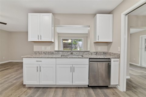 Villa ou maison à vendre à Apopka, Floride: 4 chambres, 195.47 m2 № 2208552 - photo 20