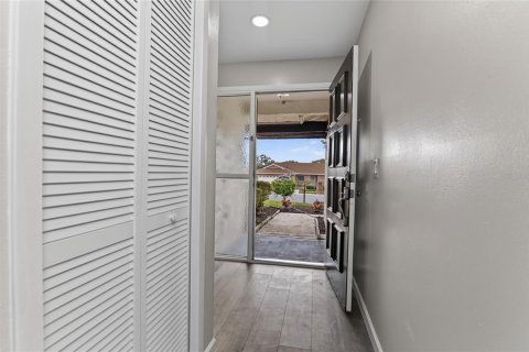 Villa ou maison à vendre à Apopka, Floride: 4 chambres, 195.47 m2 № 2208552 - photo 5