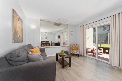 Adosado en venta en Kissimmee, Florida, 2 dormitorios, 97.73 m2 № 2166562 - foto 10