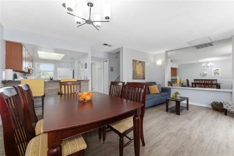 Adosado en venta en Kissimmee, Florida, 2 dormitorios, 97.73 m2 № 2166562 - foto 9
