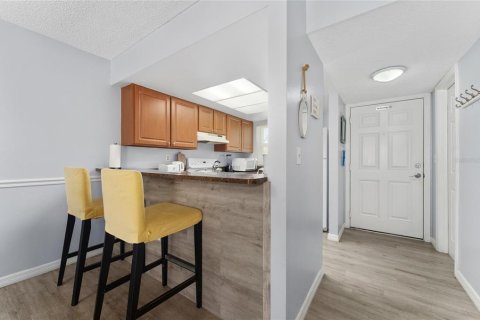 Adosado en venta en Kissimmee, Florida, 2 dormitorios, 97.73 m2 № 2166562 - foto 4