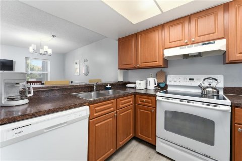 Adosado en venta en Kissimmee, Florida, 2 dormitorios, 97.73 m2 № 2166562 - foto 6