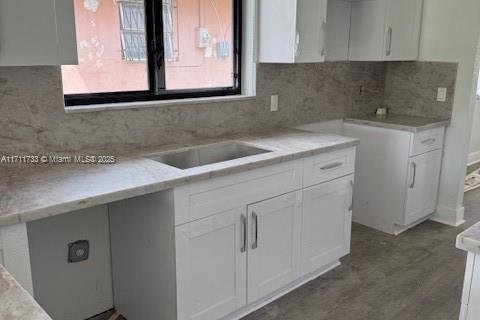 House in Miami Gardens, Florida 3 bedrooms, 139.35 sq.m. № 1463666 - photo 3