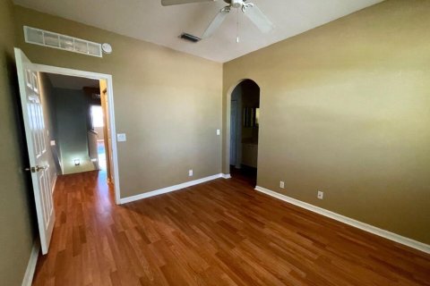 Townhouse in Lauderdale Lakes, Florida 2 bedrooms, 146.23 sq.m. № 2254509 - photo 10