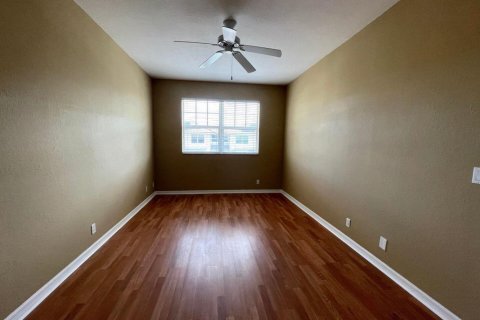 Townhouse in Lauderdale Lakes, Florida 2 bedrooms, 146.23 sq.m. № 2254509 - photo 14