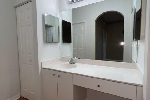 Townhouse in Lauderdale Lakes, Florida 2 bedrooms, 146.23 sq.m. № 2254509 - photo 12
