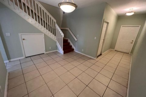 Townhouse in Lauderdale Lakes, Florida 2 bedrooms, 146.23 sq.m. № 2254509 - photo 3