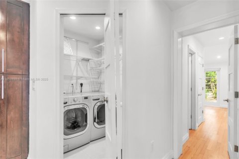 Villa ou maison à louer à Miami, Floride: 4 chambres, 170.38 m2 № 1867378 - photo 18