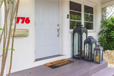 Villa ou maison à louer à Miami, Floride: 4 chambres, 170.38 m2 № 1867378 - photo 1