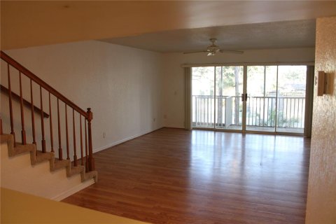 Townhouse in Seminole, Florida 3 bedrooms, 201.97 sq.m. № 1589971 - photo 14