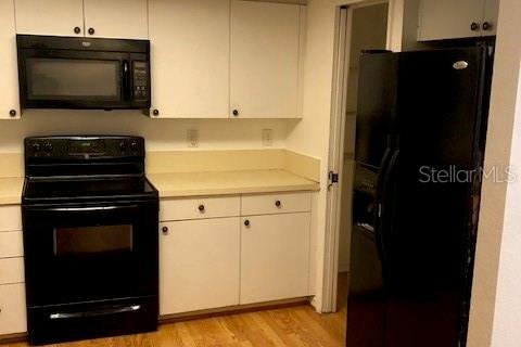 Townhouse in Seminole, Florida 3 bedrooms, 201.97 sq.m. № 1589971 - photo 7