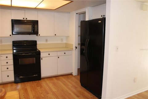 Townhouse in Seminole, Florida 3 bedrooms, 201.97 sq.m. № 1589971 - photo 6
