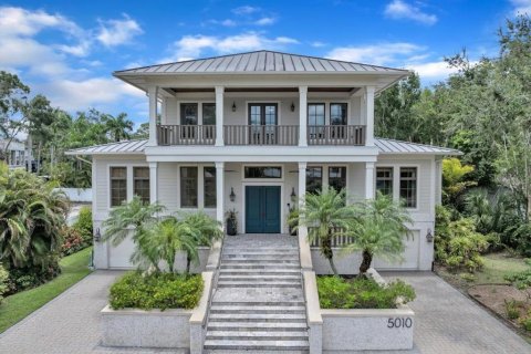 House in Tampa, Florida 5 bedrooms, 380.25 sq.m. № 1837597 - photo 2
