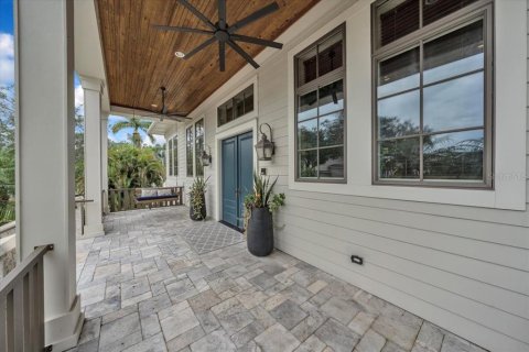House in Tampa, Florida 5 bedrooms, 380.25 sq.m. № 1837597 - photo 8