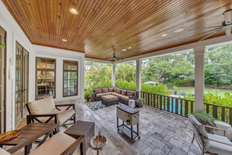 House in Tampa, Florida 5 bedrooms, 380.25 sq.m. № 1837597 - photo 3