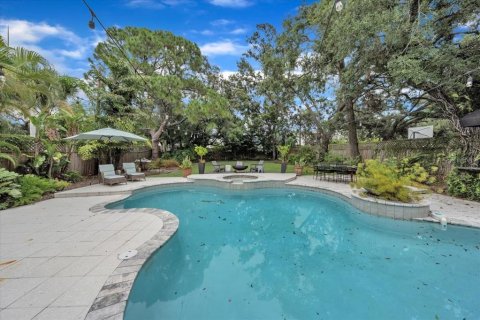 House in Tampa, Florida 5 bedrooms, 380.25 sq.m. № 1837597 - photo 4