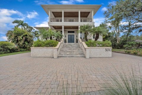 House in Tampa, Florida 5 bedrooms, 380.25 sq.m. № 1837597 - photo 7