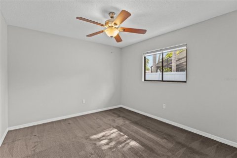 House in Sarasota, Florida 3 bedrooms, 132.11 sq.m. № 2258702 - photo 16