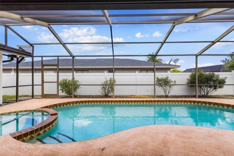 House in Sarasota, Florida 3 bedrooms, 132.11 sq.m. № 2258702 - photo 27