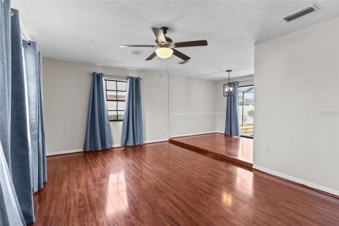 House in Sarasota, Florida 3 bedrooms, 132.11 sq.m. № 2258702 - photo 30