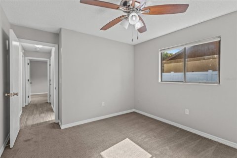 House in Sarasota, Florida 3 bedrooms, 132.11 sq.m. № 2258702 - photo 15