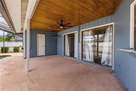 House in Sarasota, Florida 3 bedrooms, 132.11 sq.m. № 2258702 - photo 25
