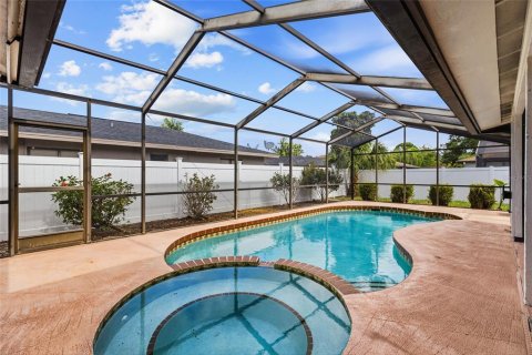 House in Sarasota, Florida 3 bedrooms, 132.11 sq.m. № 2258702 - photo 26