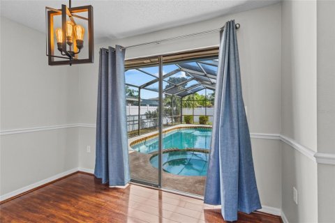 House in Sarasota, Florida 3 bedrooms, 132.11 sq.m. № 2258702 - photo 23