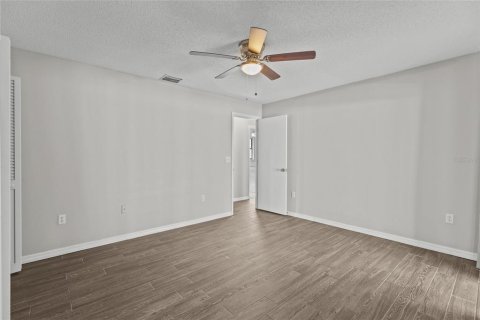 House in Sarasota, Florida 3 bedrooms, 132.11 sq.m. № 2258702 - photo 20