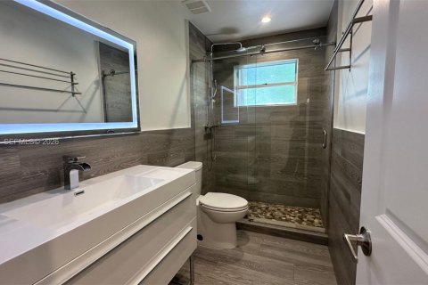 Снять в аренду виллу или дом в Хайалиа, Флорида 3 спальни, 143.07м2, № 2058484 - фото 4