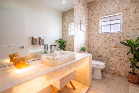 Villa ou maison à vendre à Doral, Floride: 4 chambres, 248.51 m2 № 2036207 - photo 17