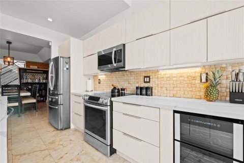 Villa ou maison à vendre à Doral, Floride: 4 chambres, 248.51 m2 № 2036207 - photo 8