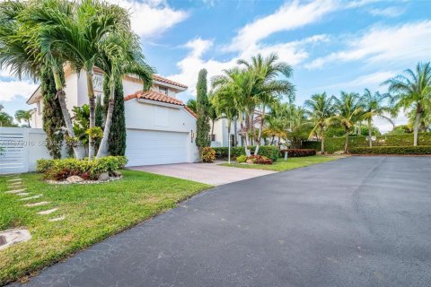 Villa ou maison à vendre à Doral, Floride: 4 chambres, 248.51 m2 № 2036207 - photo 2