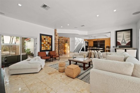Villa ou maison à vendre à Doral, Floride: 4 chambres, 248.51 m2 № 2036207 - photo 5