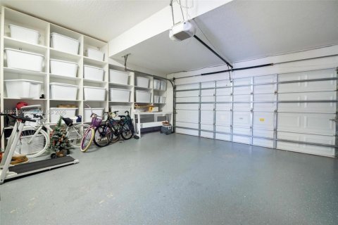 Villa ou maison à vendre à Doral, Floride: 4 chambres, 248.51 m2 № 2036207 - photo 19