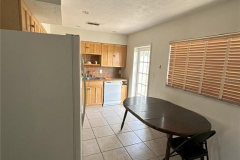 House in Sebring, Florida 2 bedrooms, 114.64 sq.m. № 1819282 - photo 5
